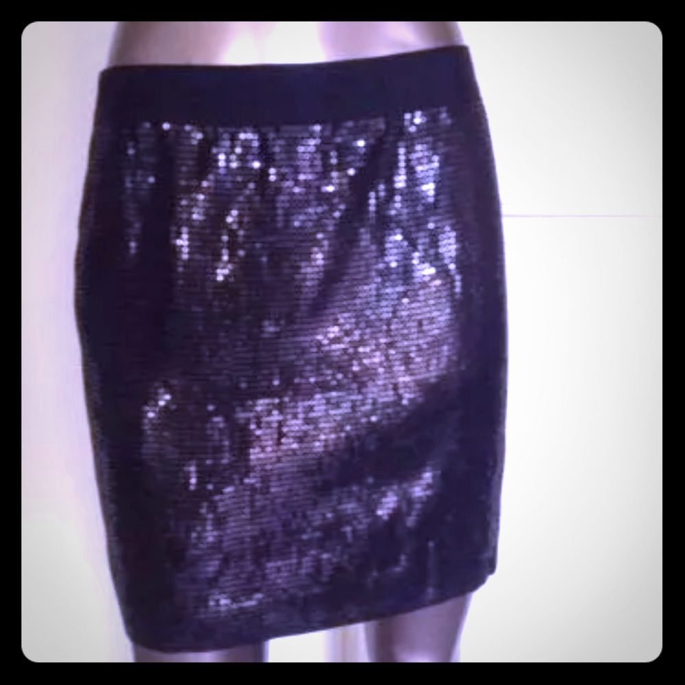 Banana republic black sequin mini skirt rv $135